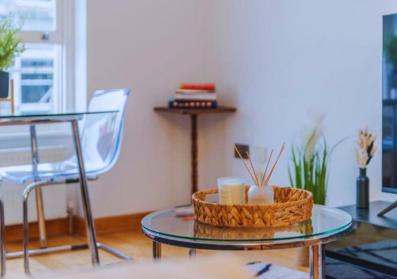 Kensington & Chelsea - Stylish Apartment In Central Londra Esterno foto